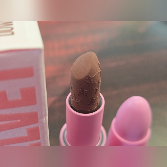 Jeffree Star Velvet Trap lipstick Man Down - Picture 2 of 3